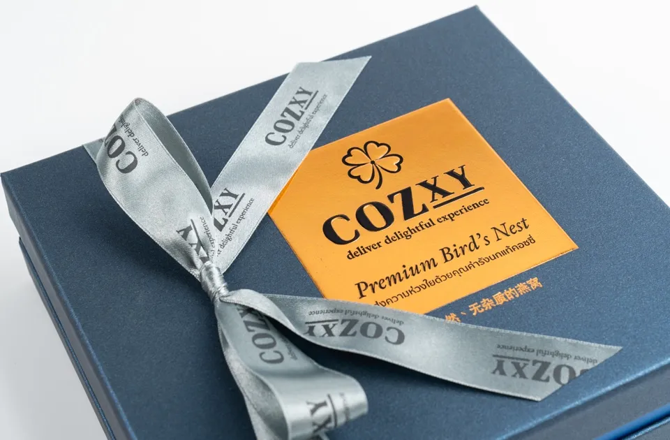 กล่องของขวัญรังนก Cozxy ดีไซน์พรีเมี่ยม กล่องแข็งพิเศษ ปั๊มฟอยล์ใบโคลเวอร์