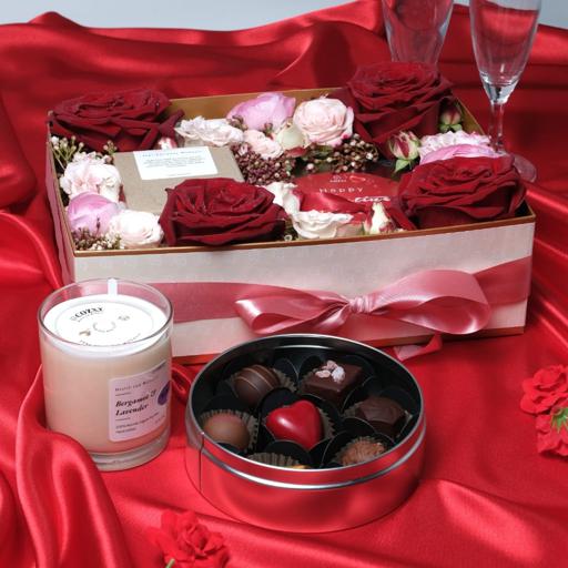 [Pre-order] My Sweet Heart Box กล่องดอกกุหลาบพร้อมช็อกโกแลตทรัฟเฟิล 7 ชิ้นและเทียนหอมกลิ่น Bergamot & Lavender - COZXY Product Image