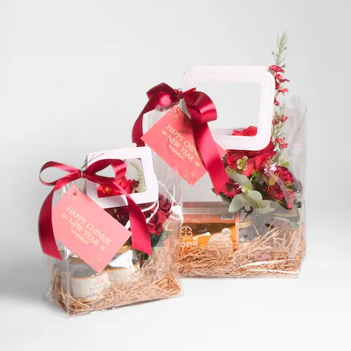 Bloom Gift Bag รังนกพรีเมี่ยม 4 ขวด ในกระเป๋าดอกไม้ประดิษฐ์ - COZXY Product Image