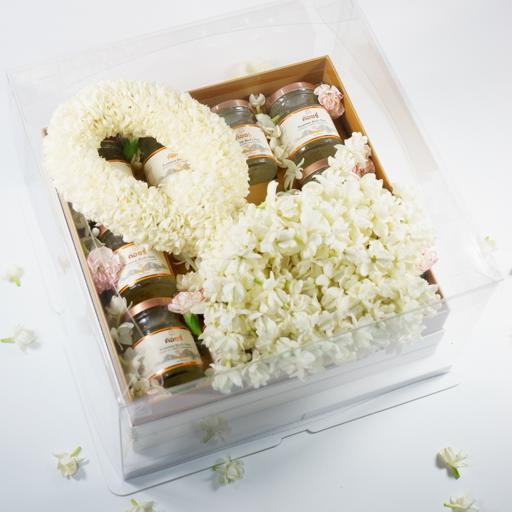 Fresh Malai Luxe Set กล่องดอกไม้และพวงมาลัย รังนกพรีเมี่ยม 10 ขวด - COZXY Product Image