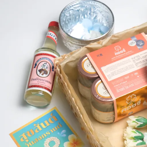 Songkran Classic Bird's Nest Set เซ็ตตะกร้าสงกรานต์เพื่อสุขภาพ รังนกพรีเมียม6ขวด น้ำอบ และมาลัยประดิษฐ์ - COZXY Product Image