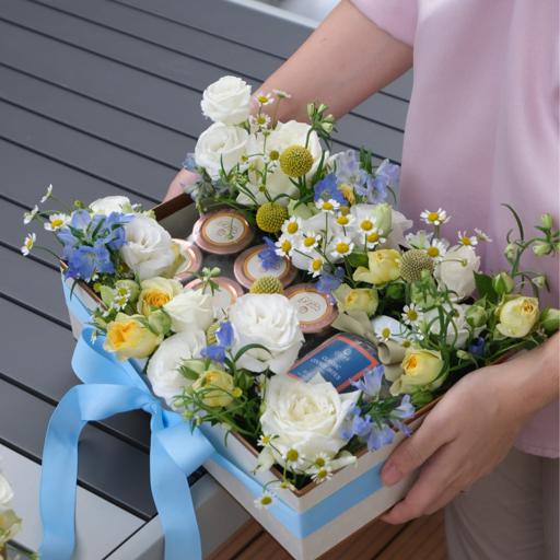 The Blooming Health เซ็ตเพื่อสุขภาพดอกไม้สด - COZXY Product Image