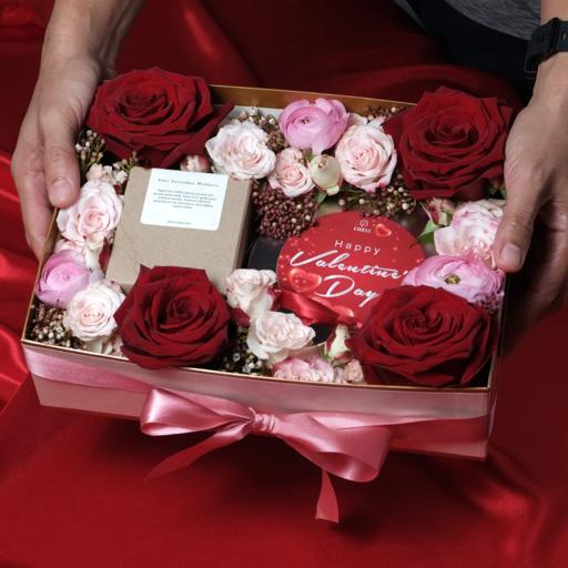 [Pre-order] My Sweet Heart Box กล่องดอกกุหลาบพร้อมช็อกโกแลตทรัฟเฟิล 7 ชิ้นและเทียนหอมกลิ่น Bergamot & Lavender - COZXY Product Image
