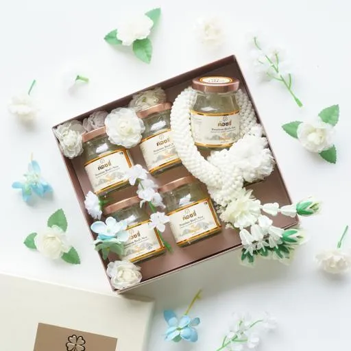 Faux Malai กล่องดอกไม้และพวงมาลัยประดิษฐ์ รังนกพรีเมี่ยม 5 ขวด - COZXY Product Image