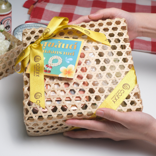 Songkran Bird's Nest Set เซ็ตตะกร้าสงกรานต์เพื่อสุขภาพ รังนกพรีเมียม 6ขวด และน้ำอบ - COZXY Product Image