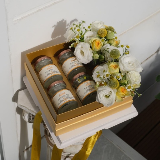 Prestige Fresh Flower Box กล่องดอกไม้ รังนกพรีเมี่ยม 5 ขวด - COZXY Product Image