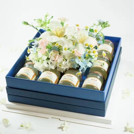 Fresh Flower Box  กล่องดอกไม้ รังนกพรีเมี่ยม 10 ขวด - COZXY Product Image